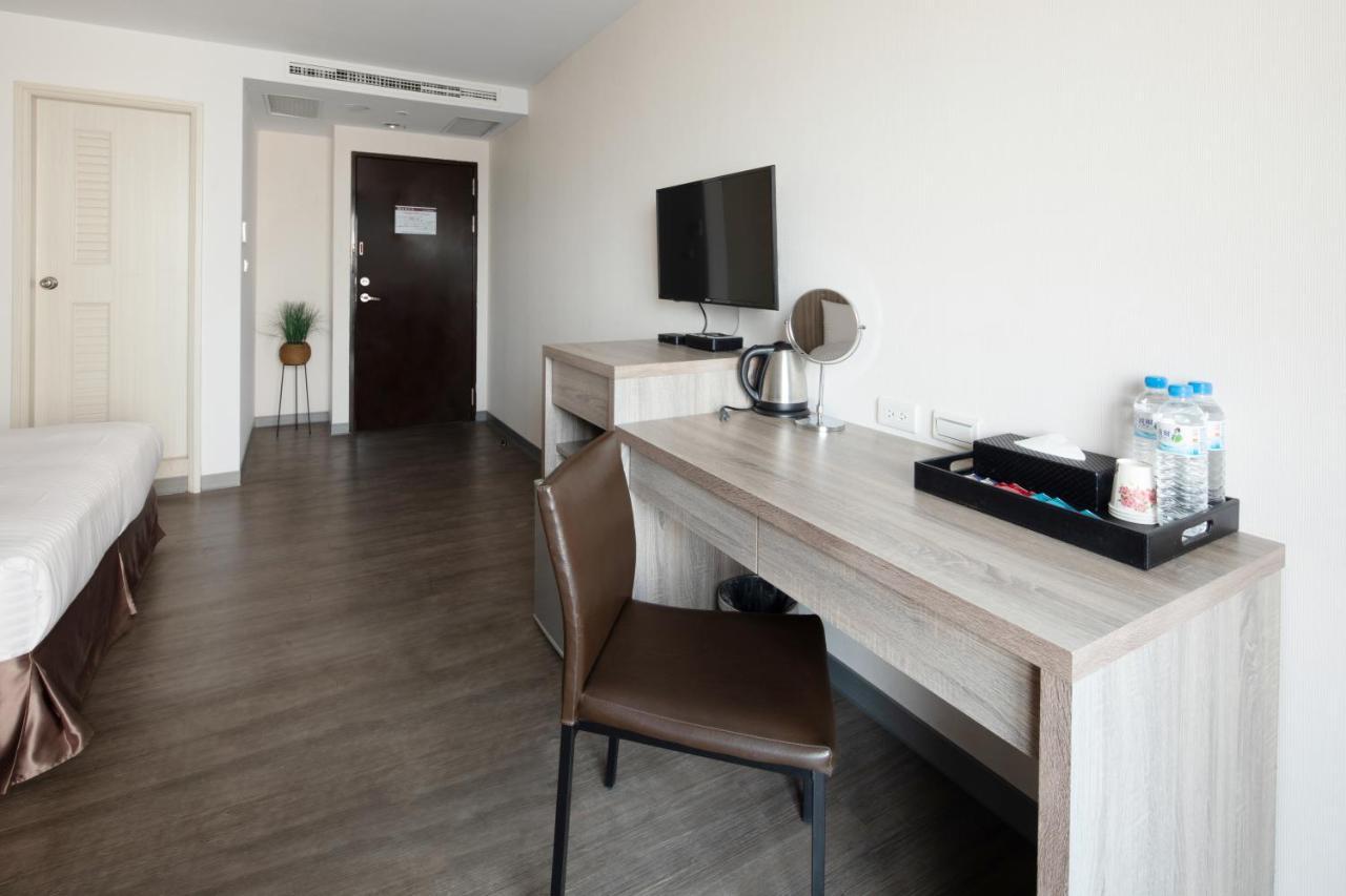 Hotel Brown - Chihkan Branch Tainan Esterno foto