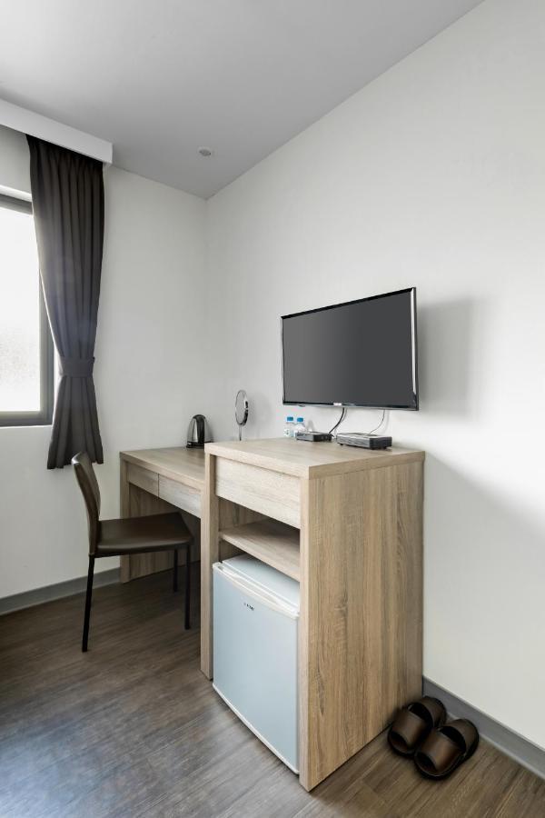 Hotel Brown - Chihkan Branch Tainan Esterno foto