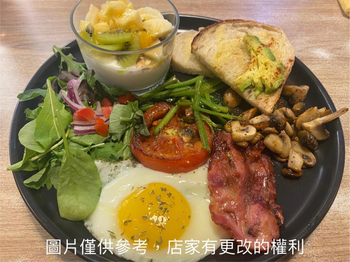 Hotel Brown - Chihkan Branch Tainan Esterno foto